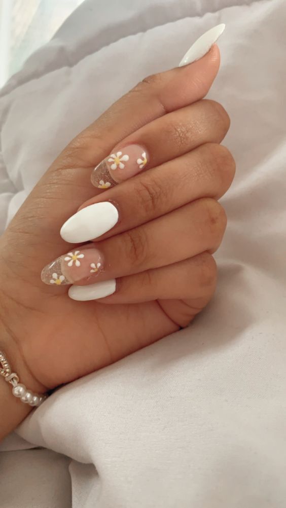 Fresh White Spring Nails 2024: Chic Designs & Floral Elegance