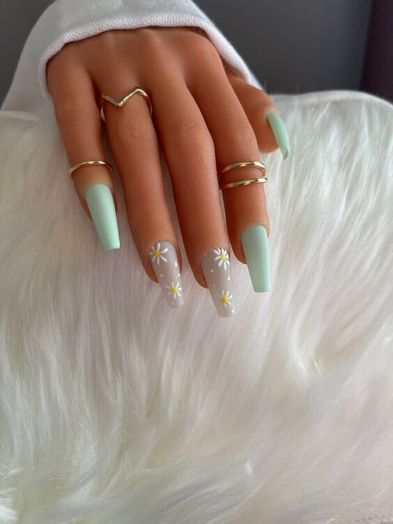 Fresh Spring Nails 2024: Chic Simple Manicures & Trendy Designs