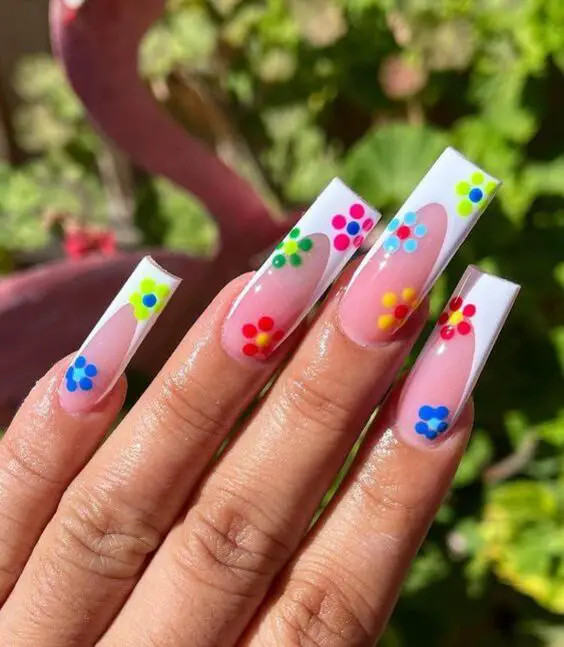 2024's Top Spring Nail Colors: Fresh Trends & Bold Designs