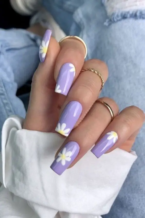 Classy Spring Nails 2024: Chic Almond & Square Trends
