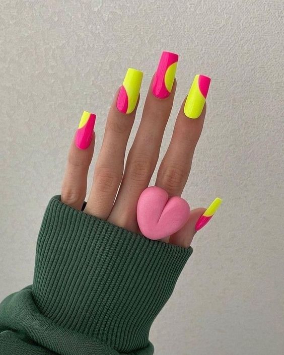 March Nails 2024 Guide: Top Designs, Colors & DIY Tips for Stunning Spring Manicures