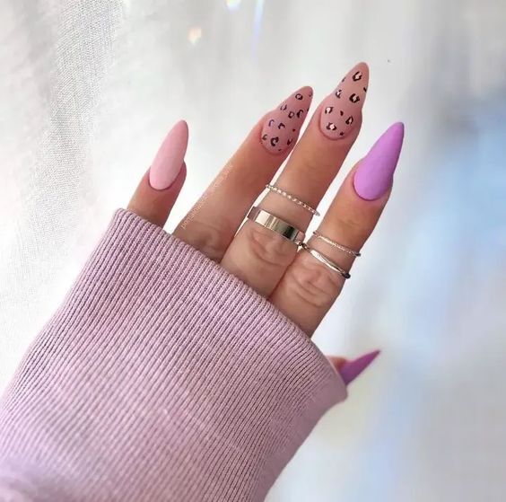 Trendy April Nails 2024: Spring Colors & Chic Designs