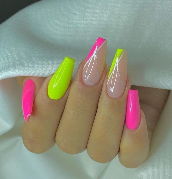 Trendy April Nails 2024: Spring Colors & Chic Designs