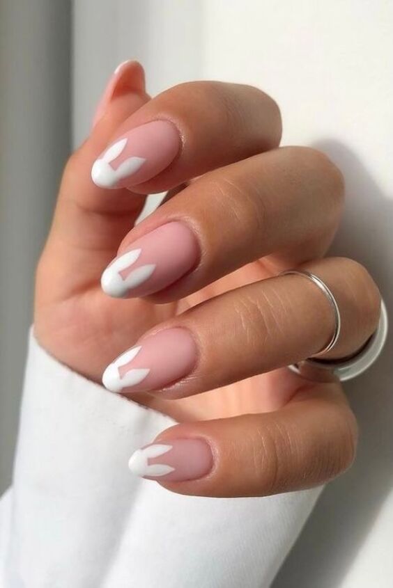 Almond Spring Nails 2024: Chic Designs & Pastel Trends