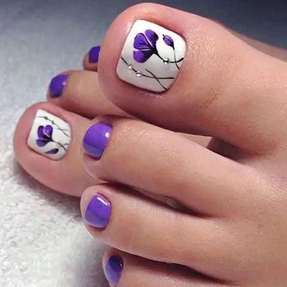 Spring 2024 Toe Nail Trends: Chic Designs & Colors for Your Pedicure