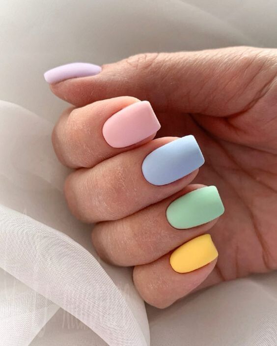 April Nails 2024: Discover Trendy Pastel & Easter Designs