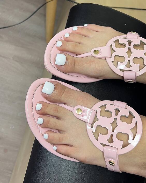 Vibrant 2024 Summer Toe Nail Designs: Floral, Simple, & Chic Pedicures