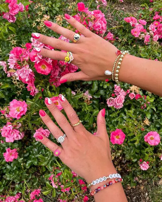 2024's Trending Summer Nail Colors: Fresh Ideas for Almond, Short & Toe Nails