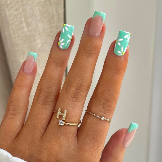 2024's Top Summer Gel Nails: Chic Short, Simple, & Fun Designs