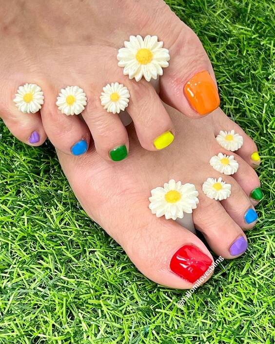 Vibrant 2024 Summer Toe Nail Designs: Floral, Simple, & Chic Pedicures