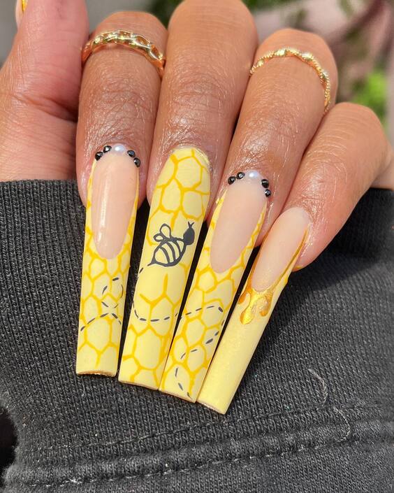 Summer 2024 Acrylic Nail Trends: Bold Neons & Elegant Florals