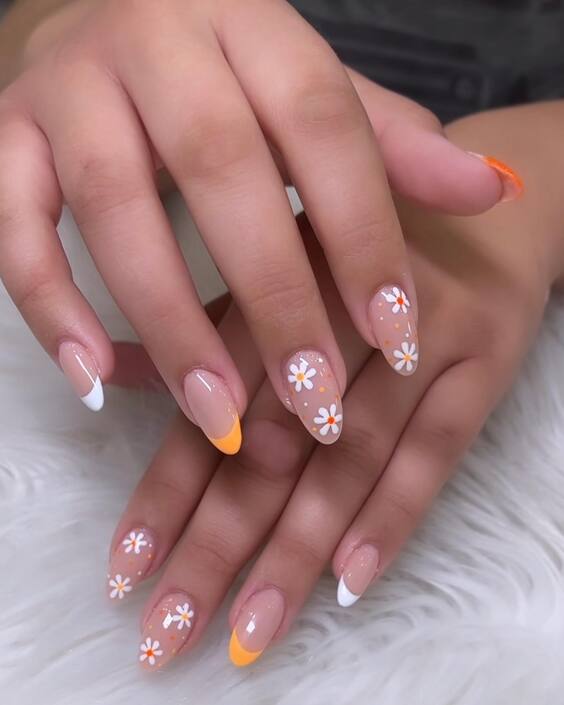 Chic Summer Nails: Simple & Trendy Designs for 2024