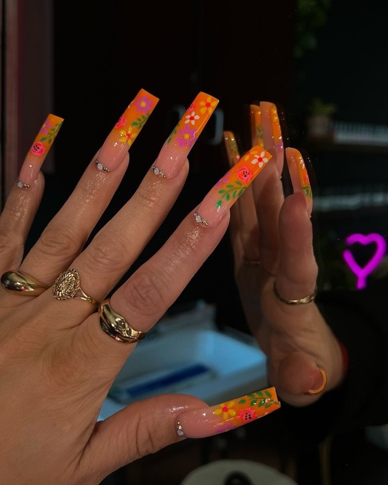 Chic Summer Nails: Coffin Acrylics in Bold Colors & Elegant Designs