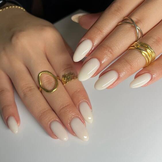 20 Summer 2024's Hottest White Nail Trends: Chic, Simple & Elegant Designs