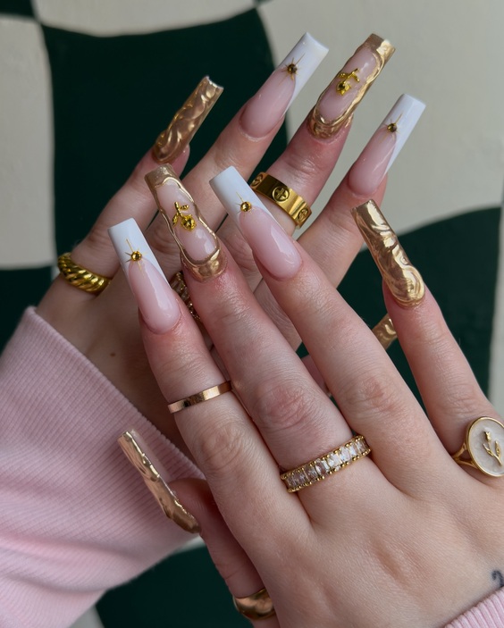 20 Summer 2024's Hottest White Nail Trends: Chic, Simple & Elegant Designs