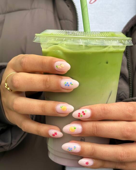 21 ideas Classy Summer Nails 2024: Chic Designs, French Tips & Floral Art