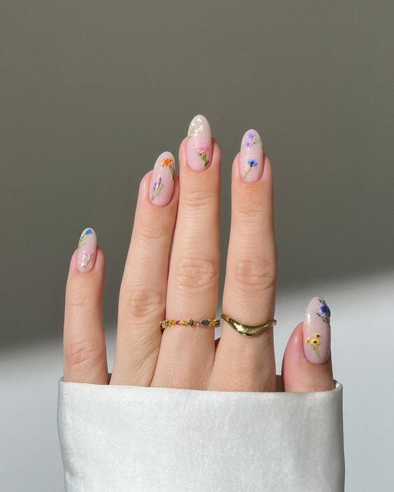 20 Summer Round Nails: Chic Designs, Neon Blooms & French Tips