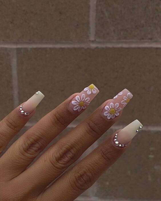 Summer Flower Nail Designs: Fresh & Fabulous 2024 Trends