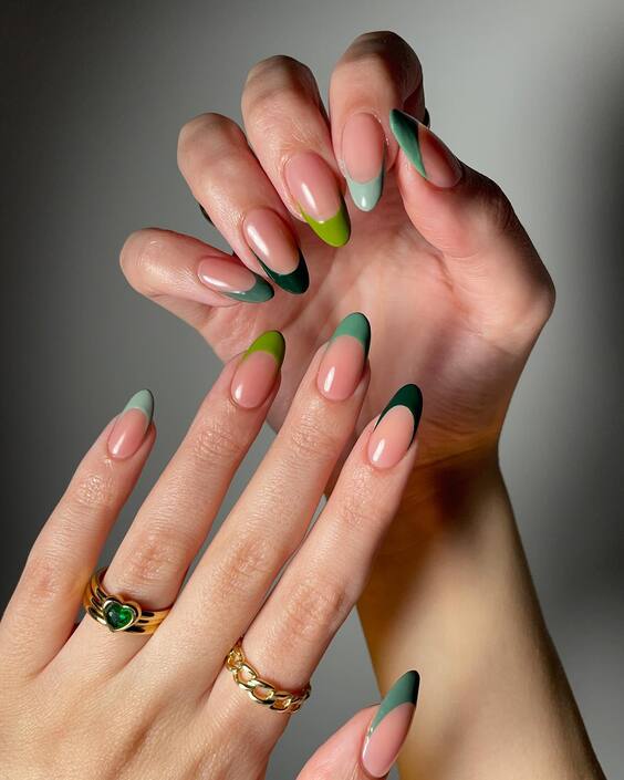 20 Summer Round Nails: Chic Designs, Neon Blooms & French Tips