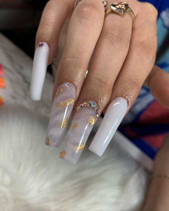 19 Graduation Nails 2024: Chic Acrylic, Gel, and Short Nail Designs