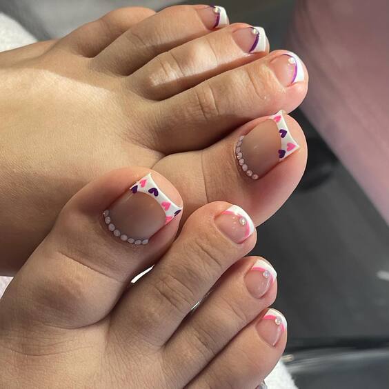 Chic Summer White Toe Nail Designs for Stylish Pedicures