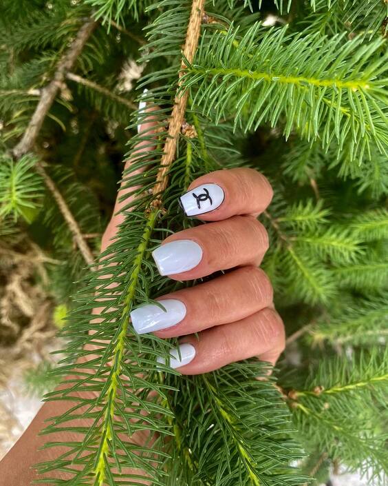 20 Summer 2024's Hottest White Nail Trends: Chic, Simple & Elegant Designs