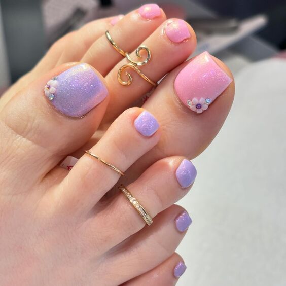 2024's Trendiest Beach Toe Nail Styles: From Classic Reds to Shimmering Florals