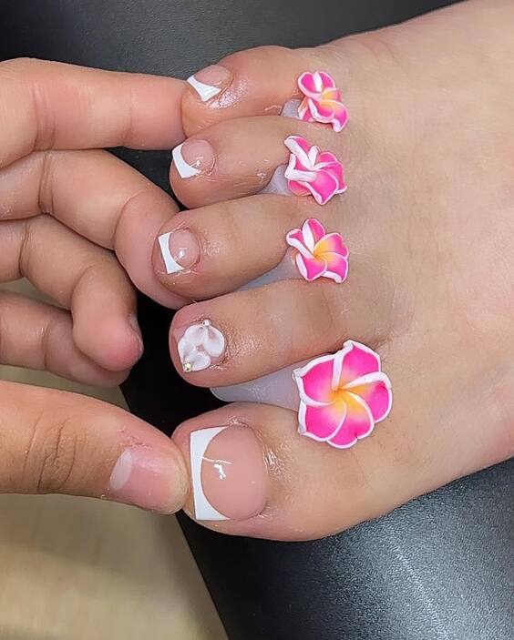 Chic Summer White Toe Nail Designs for Stylish Pedicures