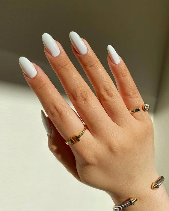 21 Summer Nails Solid Color Trends: Pink, Neon, and More for Chic Manicures