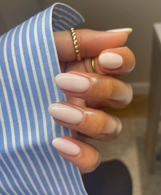 20 Summer Round Nails: Chic Designs, Neon Blooms & French Tips