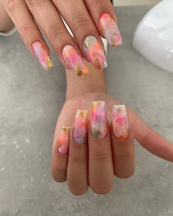 Stunning Vacation Acrylic Nail Designs for Every Getaway - Chic & Playful Tips