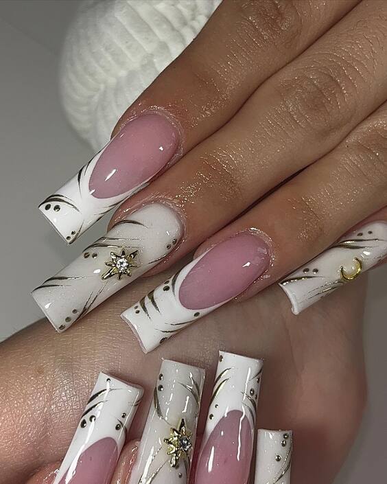 Stunning Vacation Acrylic Nail Designs for Every Getaway - Chic & Playful Tips