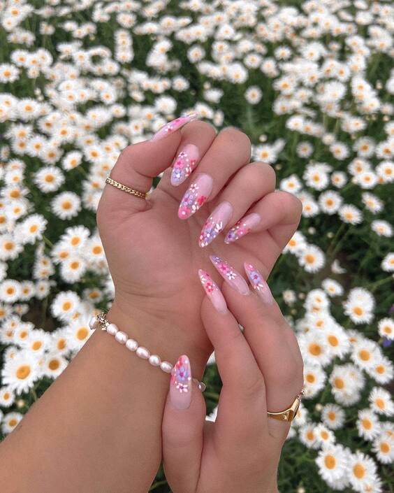 Summer Flower Nail Designs: Fresh & Fabulous 2024 Trends