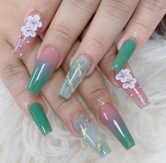 20 Summer Beach Nails: Chic Designs & Lively Colors for Sandy Shores