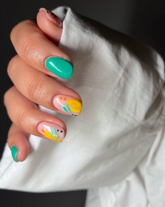 21 Chic Short Summer Gel Nails 2024: Fresh Designs & Bold Colors