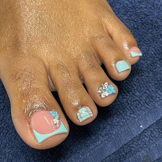 20 French Toe Nails: Elegant Designs, Summer Trends, and DIY Tips