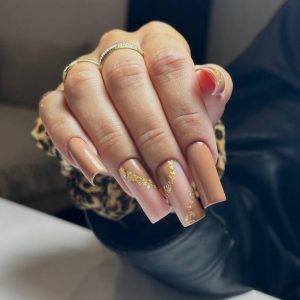 22 Stunning Nude Summer Nails 2024: Elegant Designs & DIY Tips