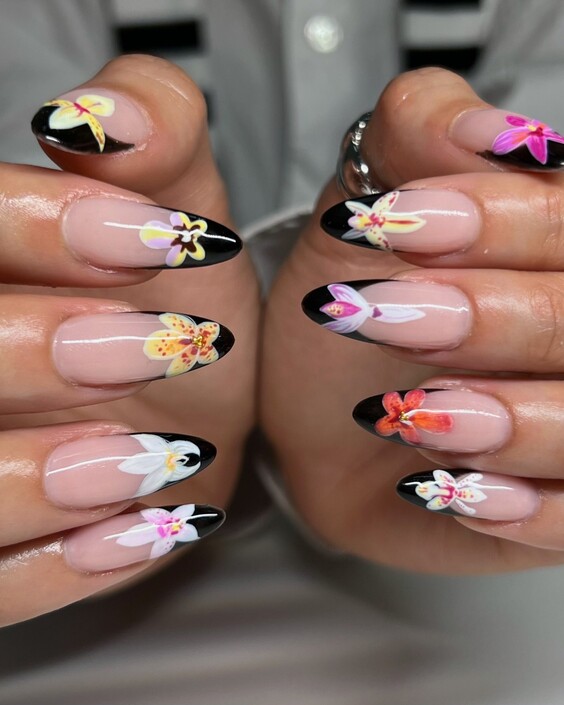 23 Vibrant Tropical Nail Designs for Stylish Summer Looks