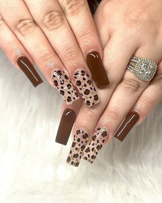 23 Stunning Summer Cheetah Print Nails: Trendy Designs for 2024