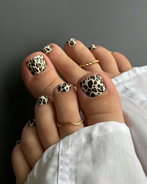 19 Stunning Acrylic Toe Nails Designs: Ideas for Elegant & Bold Looks