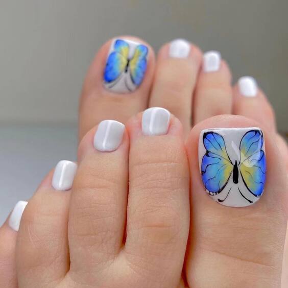 20 Stunning White Toenail Designs: From Elegant Florals to Bold Neons