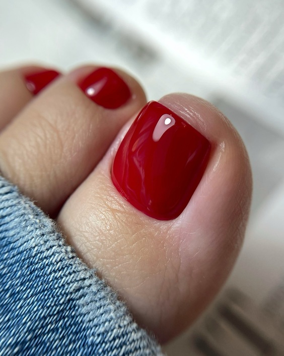 19 Stunning Red Toe Nail Designs: From Classic to Creative Ideas