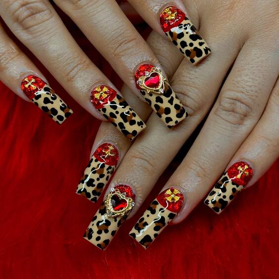 23 Stunning Summer Cheetah Print Nails: Trendy Designs for 2024