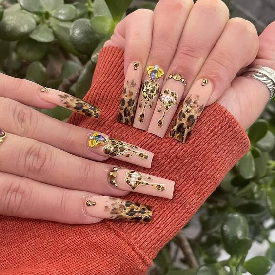 23 Stunning Summer Cheetah Print Nails: Trendy Designs for 2024