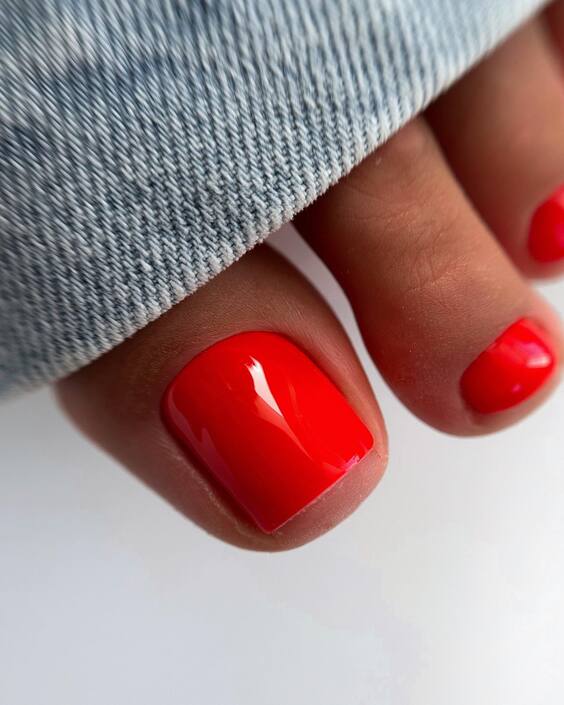 19 Stunning Red Toe Nail Designs: From Classic to Creative Ideas