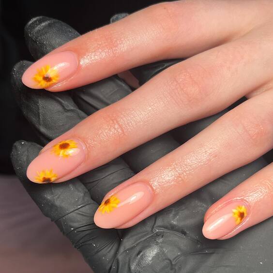 21 Stunning Summer Sunflower Nail Designs to Brighten Your Look