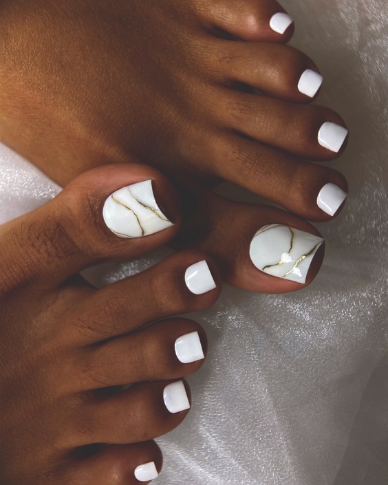 20 Stunning White Toenail Designs: From Elegant Florals to Bold Neons