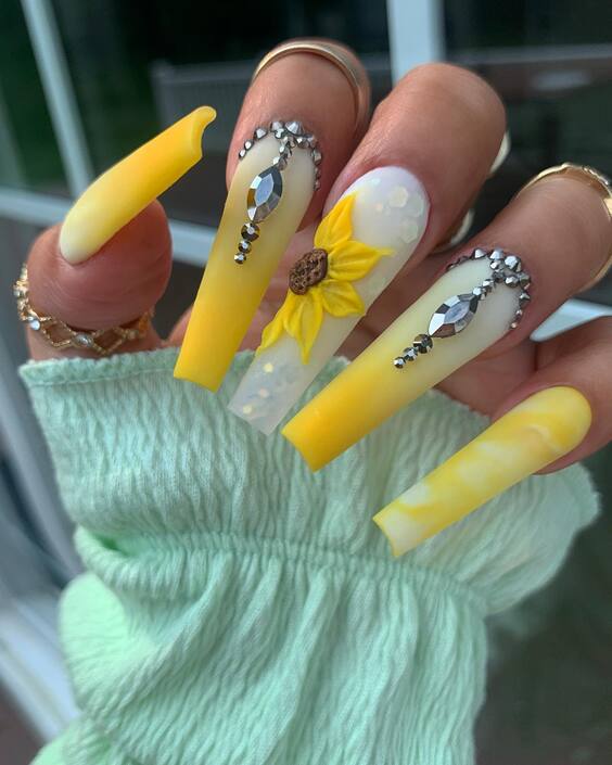 21 Stunning Summer Sunflower Nail Designs to Brighten Your Look