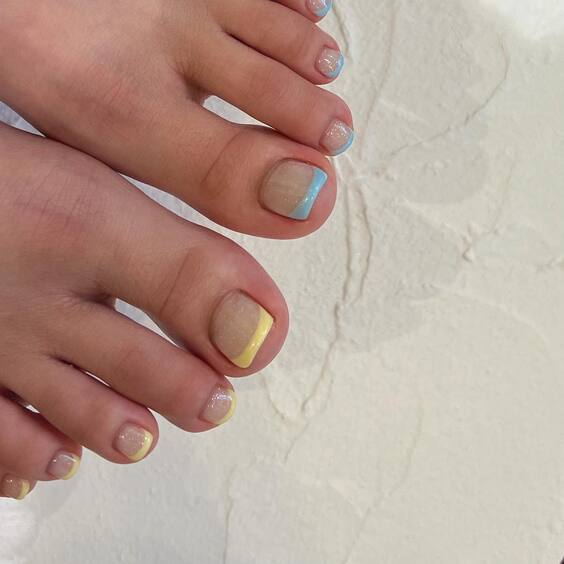 20 French Toe Nails: Elegant Designs, Summer Trends, and DIY Tips