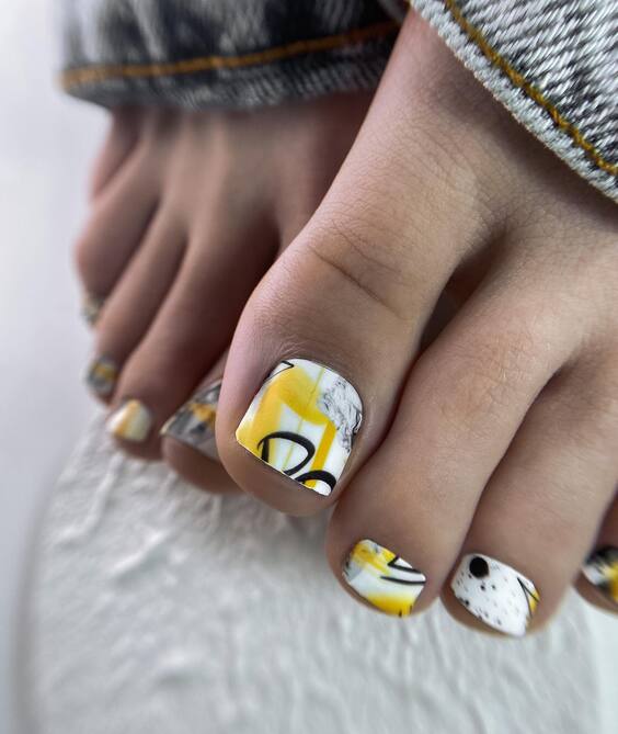 21 Discover the Best Toe Nail Colors for Every Season and Skin Tone